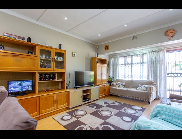 3 BEDROOM FREEHOLD FOR SALE IN OTTERY